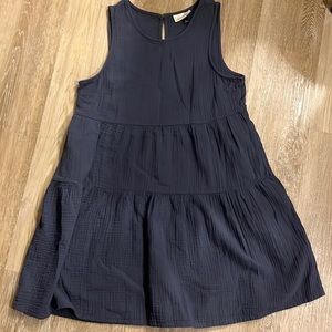 Adorable blue baby doll dress with pockets, great condition!